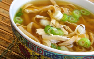 Descubre la auténtica sopa china y su variedad de sabores